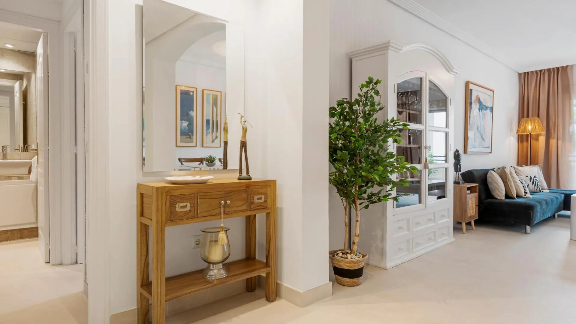 2 Bedroom Apartment In Medina Garden Marbella 0*,